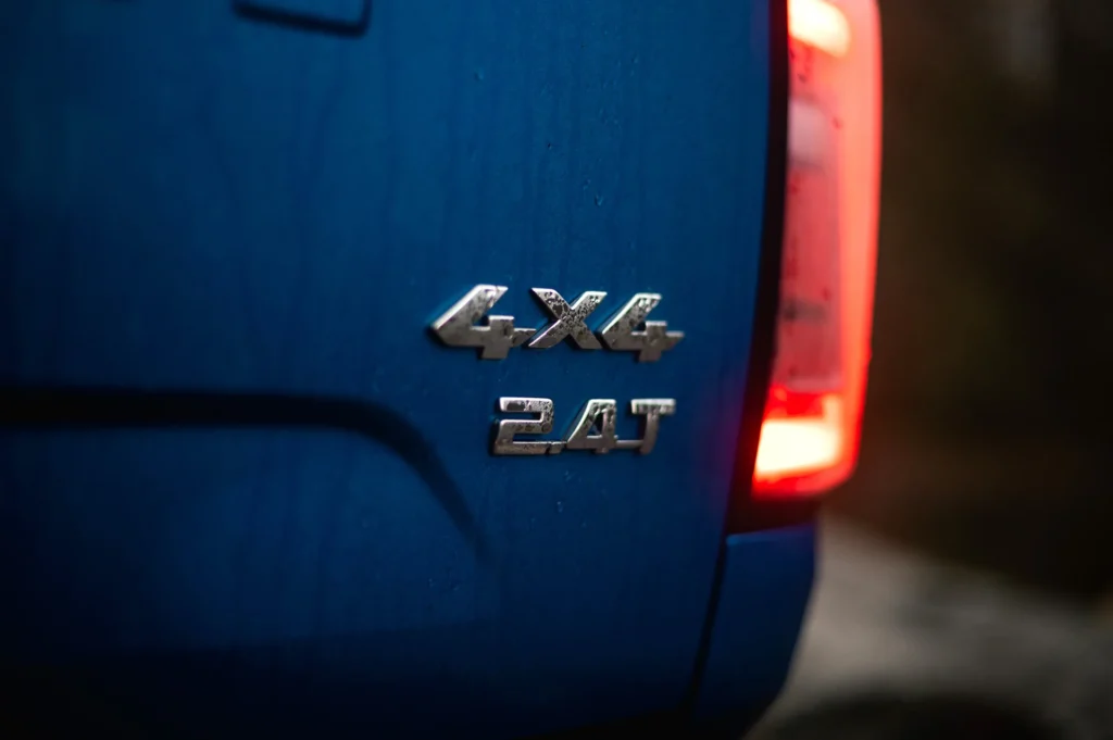 GWM POER spec badge - 4x4 and 2.4 tonnes.